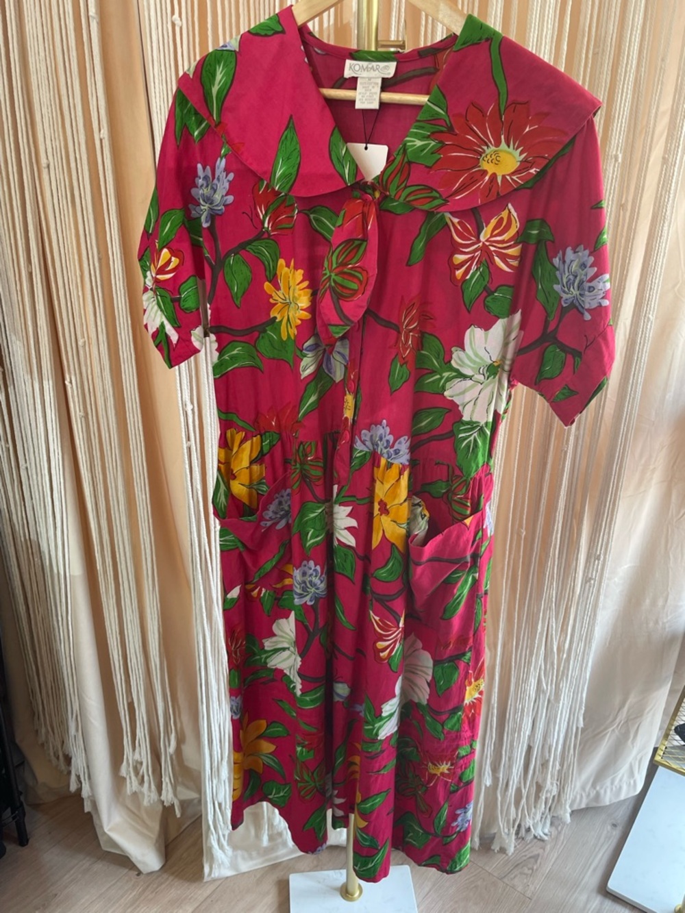 Vintage bright pink dress w/  floral print & Peter Pan collar & front pockets - Picture 9 of 9